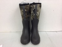 SHE Womens Boots, 7, Appears New