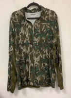 Nomad Mens Pullover, L, Appears New