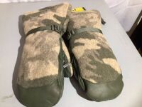 Stand Hunter Gloves, Xlarge, Appears New