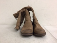 Womens Boots, 8.5M, E-Commerce Return