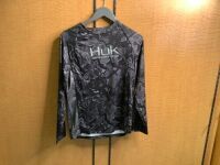 HUK Youth Pursuit Camo Vented Shirt, YXL, Appears New