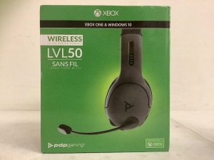 Xbox Wireless Gaming Headset, Powers Up, E-Commerce Return