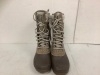 The North Face Womens Boots, Size 6, E-Comm Return