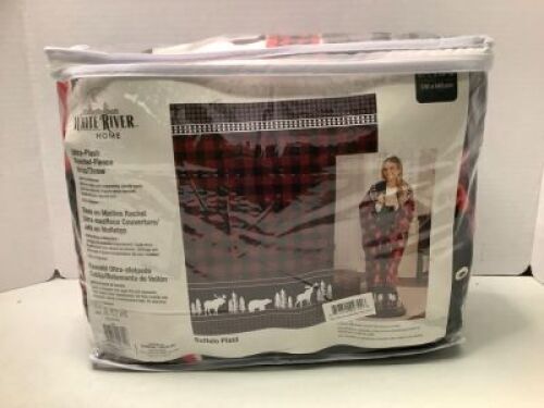 White River Home Ultra-Plus Fleece Throw, Appears New