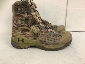 Under Armour Mens Boots Size 10.5, E-Comm Return