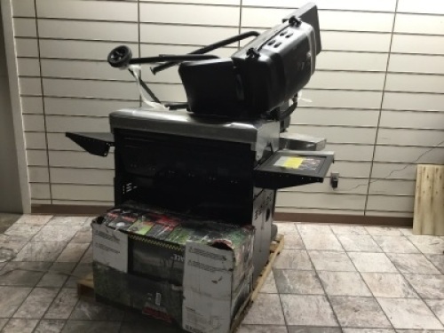 Pallet of Store Return Grills for Repair or Parts