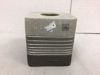 HomeWear Tissue Box Cover, Appears New