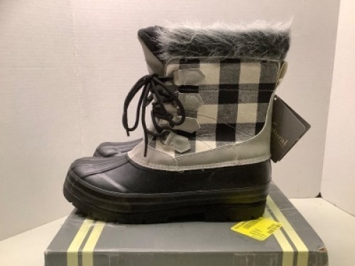 Natural Reflection Lumber Jill Boots, 11, Appears New, Box Damaged