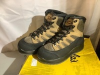 Felt Sole Wading Boots, Men's 9, Ecommerce Return