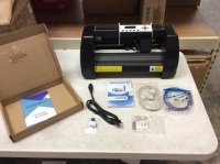 Vinyl Cutter 14 Inch Plotter Machine&nbsp;With Signmaster Software. Appears New