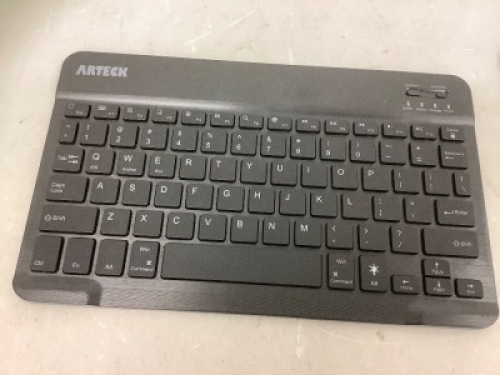 Arteck&nbsp;Wireless Bluetooth&nbsp;Backlit Keyboard, Missing USB Cable, E-Commerce Return