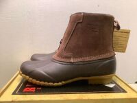 Red Head All-Season Classic II Front Zip Boots, Zipper stuck on left shoe, Slightly dirty, Ecommerce Return