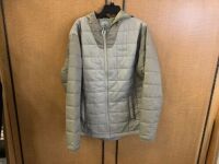 Ascend Large Jacket, Appears New