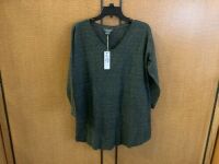Natural Reflections Waffle V-Neck Shirt, Large, Appears New