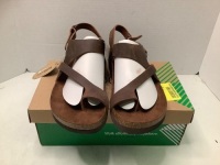 White Mountain FootBeds, Brown Leather Womens Size 9, &nbsp;Appears New&nbsp;