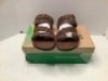 White Mountain FootBeds, Brown Leather, Womens Size 6, Damaged Box, Appears New