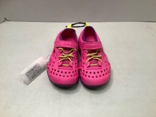 Croc's, Girls 9, Appears New