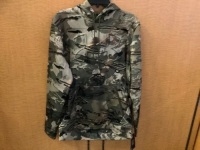 Under Armour Men's jacket, Medium, Appears New