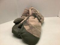 Wooltimate Stand Hunter Gloves, Appears New