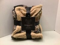 Truetimber Berber Throw, Appears New