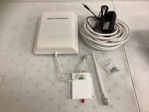 Outdoor Panel Antenna, Powers Up, Appears New