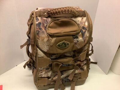 Rig'Em Right Mudslinger Floating Backpack - Gore Optifade Waterfowl Marsh, Appears New