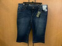 Natural Reflections Ladies Shorts, 16 Regular, Appears New