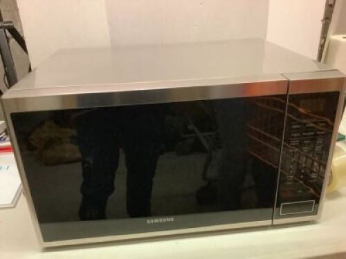 Samsung&nbsp;1.4-cu ft 1000-Watt Countertop Microwave (Stainless Steel), Refurbished