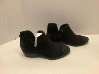 Natural Reflections Ladies Booties, 7.5, Appears New