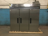 Maxx Cold&nbsp;MXCF-72FDHC 81" X-Series Reach In Freezer with 72 Cu. Ft. Capacity. Untested