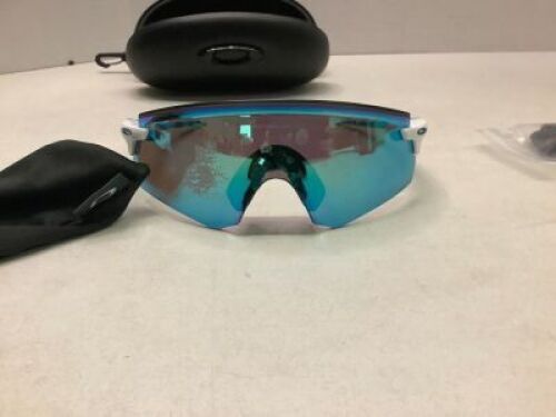 Men's Sunglasses, Lenses scratched, Ecommerce Return