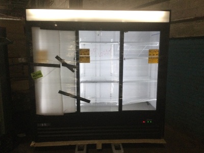 Central Exclusive 69K-113 Sliding Glass Door Merchandiser Refrigerator, 3 Doors. Works! Doors are Loose. 