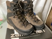 Zamberlan Men's Boots, 8, Ecommerce Return