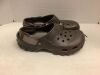 Crocs Men's 10, Appears New