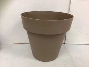 13" Flower Pot, Appears new