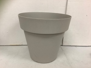 13" Flower Pot, Appears new