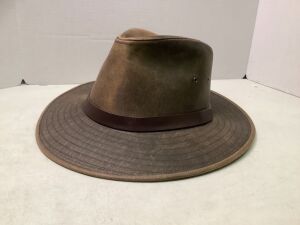 Red Head Men's Hat, Medium, Appears New