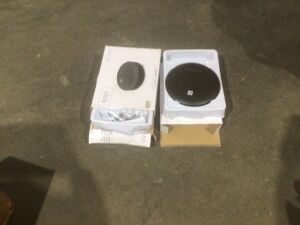 Lot of (3) Robot Vacuums