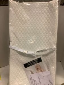 Contour Changing Pad, Appears New