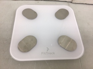 FitTrack Smart Scale, Missing Battery Cover, Powers Up, E-Comm Return