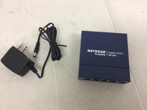 NetGear 5-Port Gigabit Ethernet Switch, Powers Up, Appears New