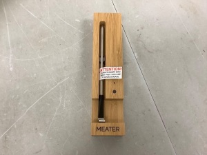 Meater Wireless Meat Thermometer, Powers Up, Appears New