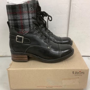 Taos Womens Boots, 10/10.5, Appears New, Retail 200.00