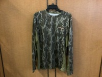 Nomad Men's Shirt, Large, Appears New