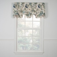 Ellis Curtain Brissac Lined Scallop Valance. Appears New.&nbsp;