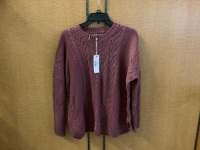Natural Reflections Cable Sweater, Medium, Appears New