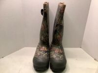 Zoned Comfort Trace 2000 Boots, Men's 8, Appears New, Box Damaged