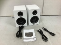 Sanyun Bookshelf Speakers, Powers Up, Appears New