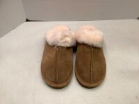 Bearpaw Women's Slippers, 9, Appears New