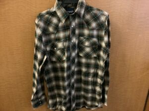 Wrangler Men's Plaid Shirt, Medium, Appears New